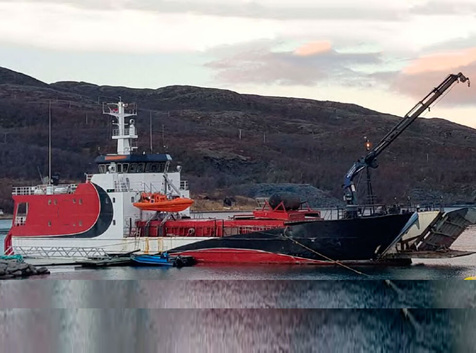 M Dp Landing Craft For Charter Welcome To Workboatsales