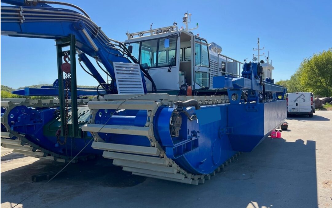 2no. 12.9m Self-propelled Amphibious Diggers – 1 new vessel for sale at 570,000€ Used is 305,000€