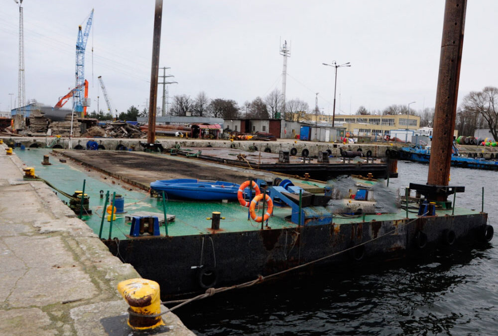 36.58m Flattop Barge – for Sale