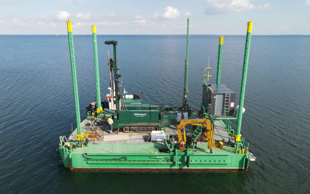 16 x 10m Jack Up & 4.5TBP 14m Tug for Sale